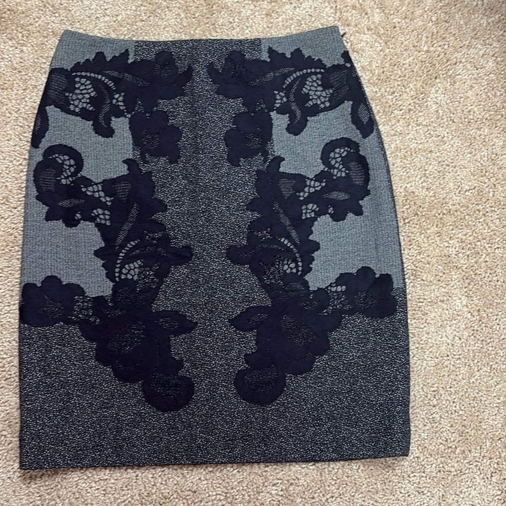 Diane Von Furstenberg pencil skirt tweed floral sz 4 black gray